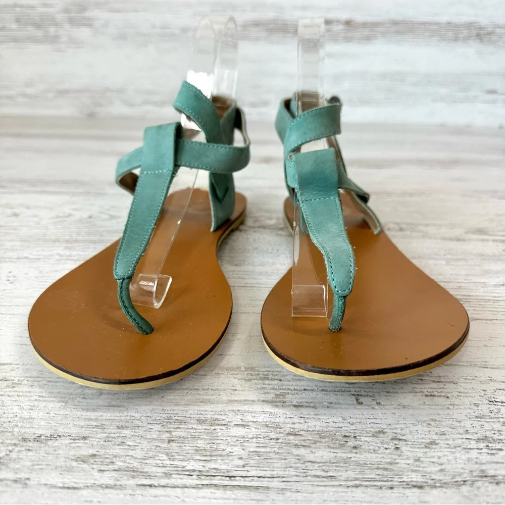 URBAN OUTFITTERS ECOTE Suede Leather Thong Strappy Sandals Sea-foam green blue
